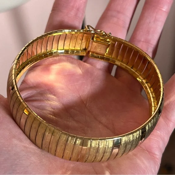 Vintage 80 90 Gold Vermeil Oversized Mobwife Classic Italy thick wide Bracelet - Picture 13 of 17